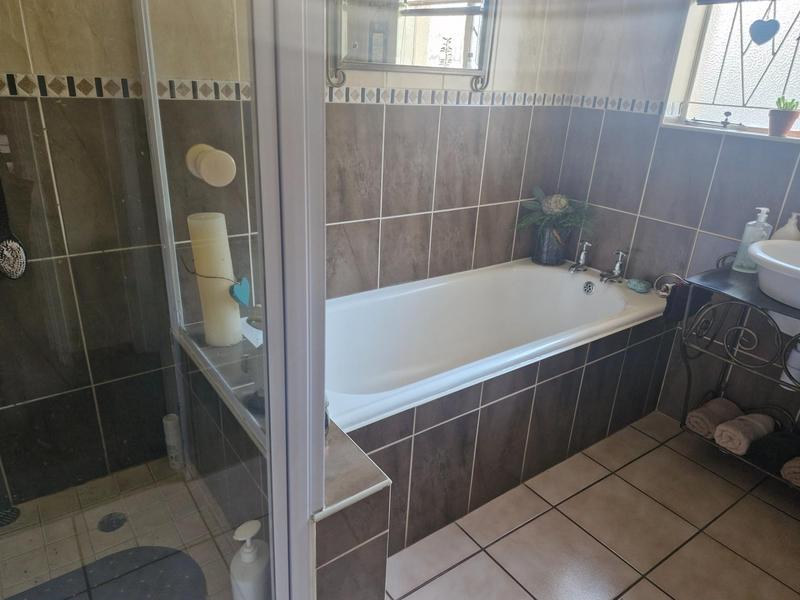 3 Bedroom Property for Sale in Parow Valley Western Cape